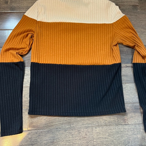 Long sleeve tri-colour striped top - Picture 2 of 2